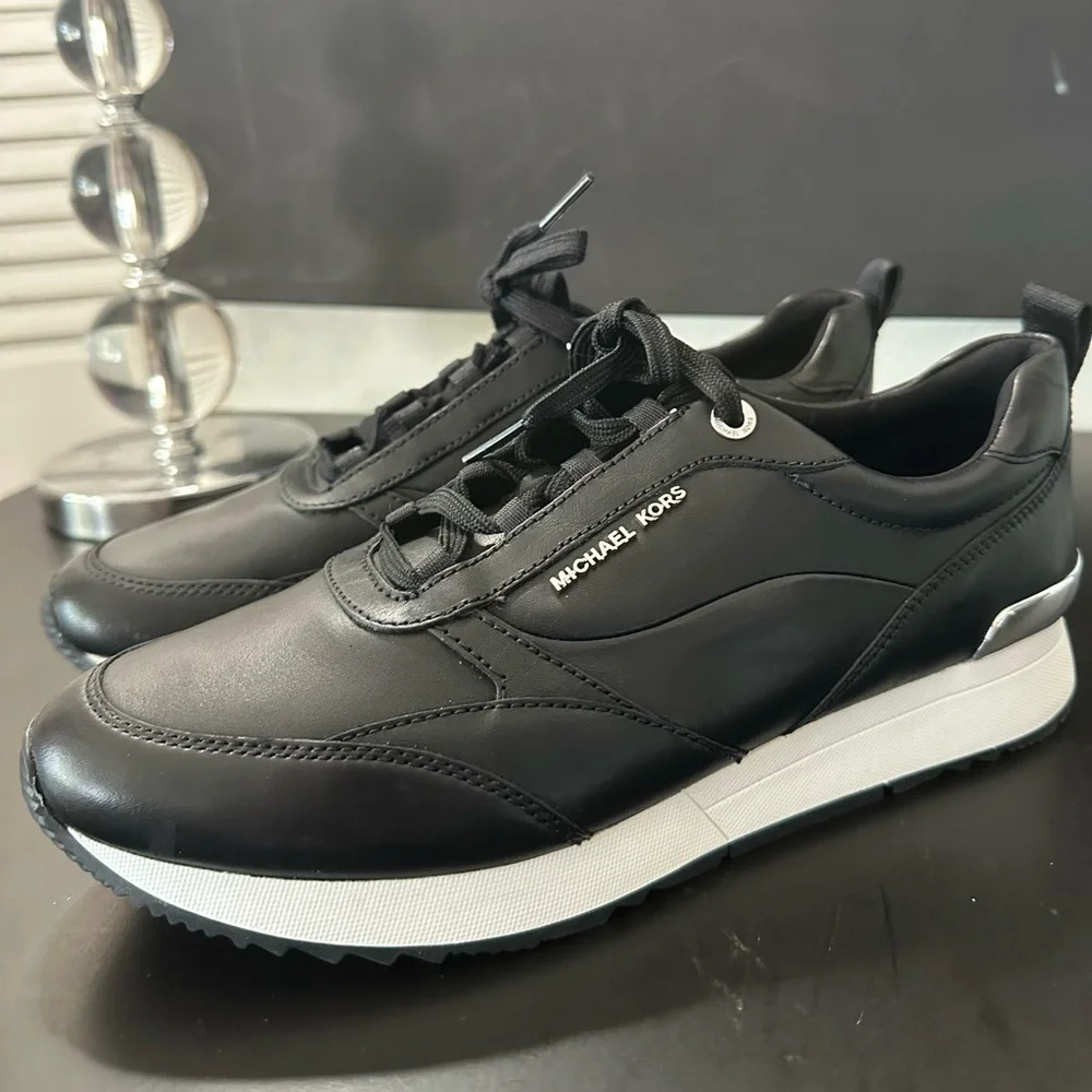 🆕Michael Kors Allie Stride Leather Sneakers